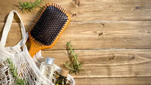 髪は体の鏡？女性の薄毛と体調の意外な関係