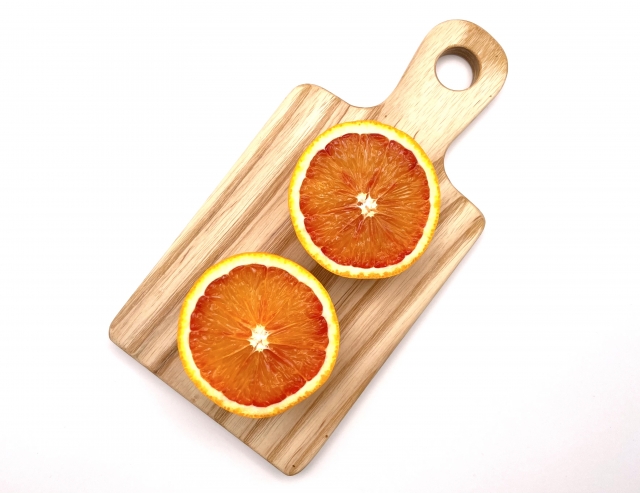 春の頭痛対策に！ビタミンカラーで見た目も華やかなオレンジのサラダ