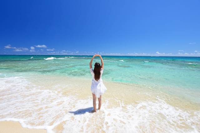 夏に生理痛がひどくなるのはなぜ？原因と今日からできる対策を漢方の視点で解説